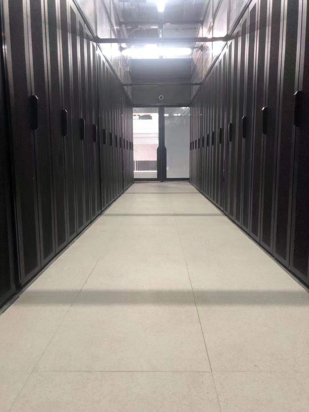 Data Center Hot Aisle System